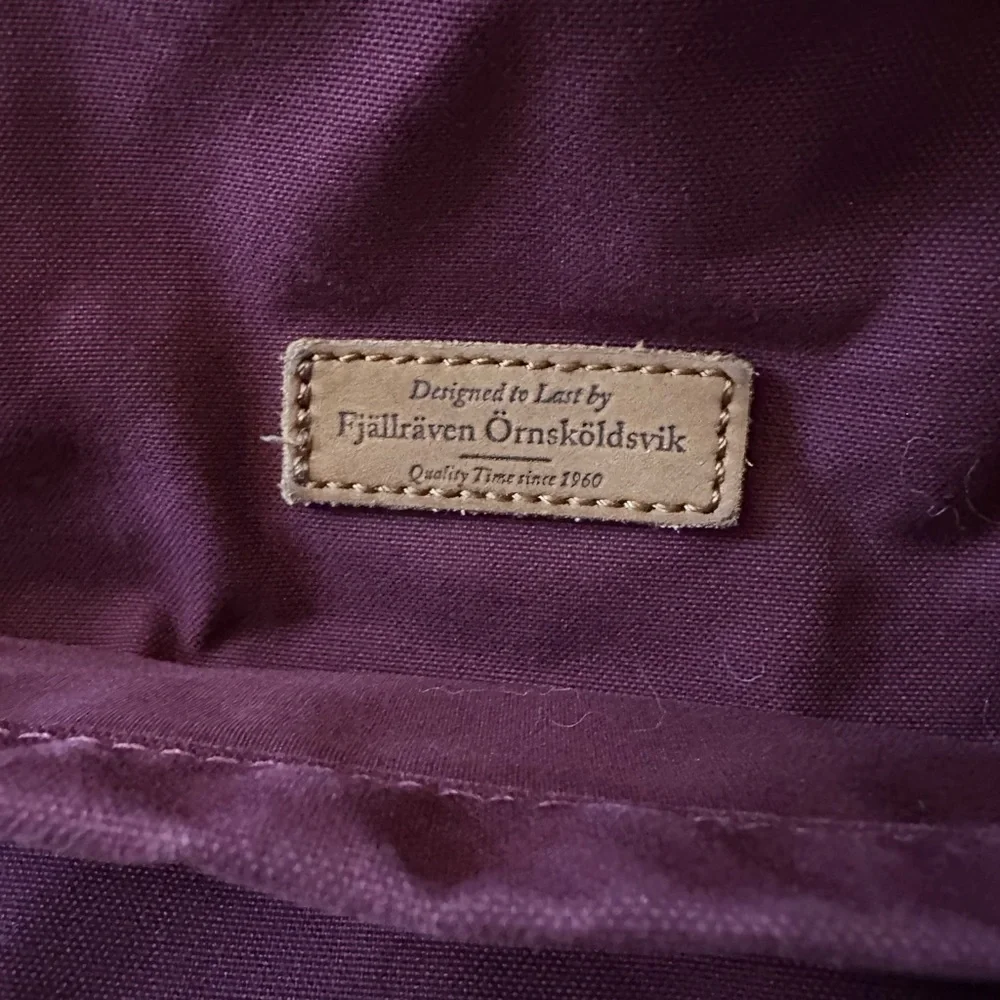 Fjällräven Crossbody Foldsack No. 3 6L in Dark Garnet - Picture 5 of 10